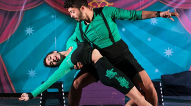 La plaza se convierte en un gran escenario circense