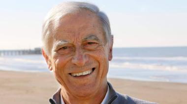 Chicos de tres localidades participaron de una jornada de surf y seguridad en el mar en Santa Teresita