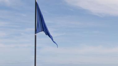 Flameó la bandera celeste en la costa por primera vez en la temporada