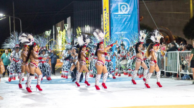 Dolores vibró con el inicio del Carnaval del Sol y desfiles de alto nivel