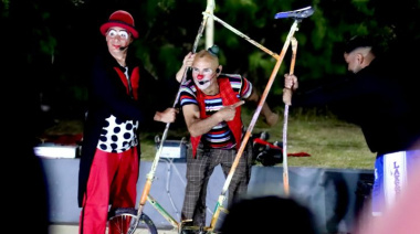 Más de 100 propuestas del Arte Costero llenan de espectáculos las calles de La Cost