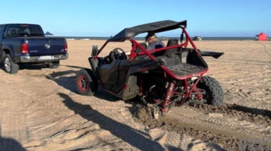 Villa Gesell: una mujer está grave tras el vuelco de un UTV en los médanos