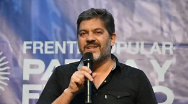 Operaron de urgencia en Barcelona a Carlos Bianco durante la gira de Kicillof