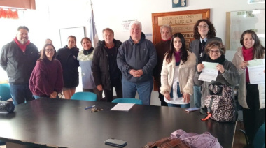La Feria Artesanal de La Lucila del Mar volvió a convertirse en apoyo para la educación