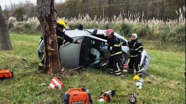 Murió una mujer de Santa Teresita tras chocar contra un árbol sobre la Ruta 11