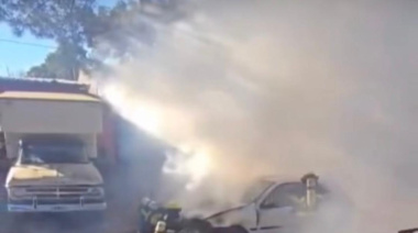 Un vehículo se incendió por completo entre Nueva Atlantis y Punta Médanos