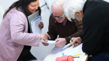Dictan talleres de alfabetización digital para adultos mayores en San Clemente del Tuyú