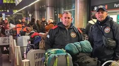Orgullo costero: dos bomberos y sus perros de rescate viajan a Venezuela para colaborar tras los terremotos