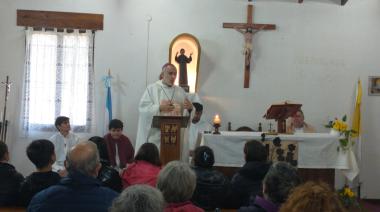 El obispo celebró la misa en honor a San Charbel y habló sobre el uso de las redes sociales, la inteligencia artificial y la soberanía