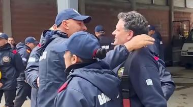 Emotivo recibimiento para los bomberos de Las Toninas tras su misión de rescate en Venezuela