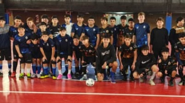 Jóvenes de General Lavalle y San Clemente compartieron un encuentro de futsal durante las vacaciones de invierno
