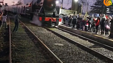 La histórica locomotora “39 Grande” llegó a Dolores y cautivó a cientos de vecinos