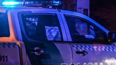 Un auto quedó completamente destruido tras incendiarse en Mar del Tuyú