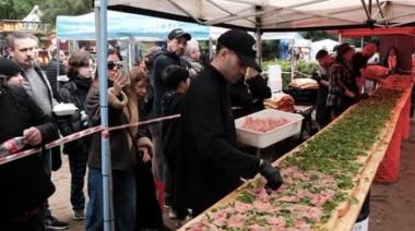 12 metros de sabor: Villa Gesell elaboró la focaccia más larga del país