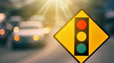 Se filmó tomando whisky al volante y burlándose en la Ruta 2