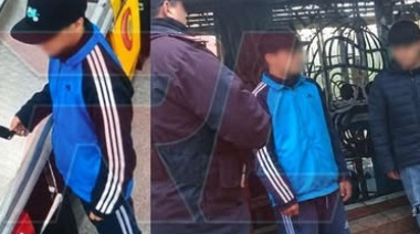 Dos menores fueron demorados por el presunto robo de una mochila en la Feria del Pulpo