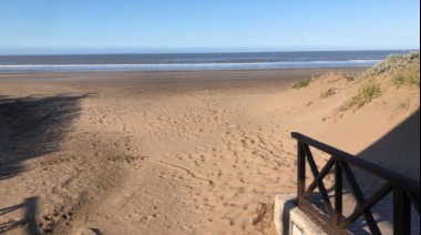 Mar del Tuyú refuerza la protección de los médanos y pide no atravesarlos para llegar a la playa