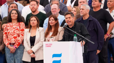 Kicillof llamó a construir una alternativa a Milei y reforzó su proyección nacional desde Avellaneda