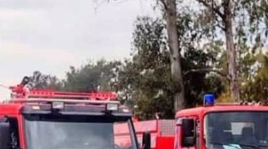 Voraz incendio destruyó dos viviendas en Mar del Tuyú y lanzan una campaña solidaria para ayudar a las familias