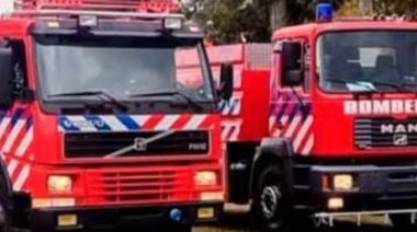 Voraz incendio destruyó dos viviendas en Mar del Tuyú y lanzan una campaña solidaria para ayudar a las familias