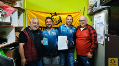 El Club de Pesca y Aula de Mar renovaron su convenio para impulsar las clases de SUP en San Clemente