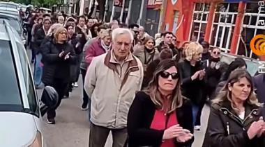 Dolores: una marcha reclamó mejoras en la atención de PAMI tras la muerte de un afiliado
