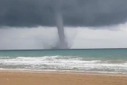 Una tromba marina sorprendió a turistas y pobladores en Aguas Verdes