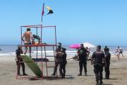 Sin saberlo, una guardavidas evitó que se realice una fiesta con música y alcohol en la playa