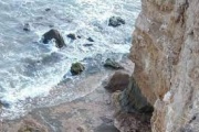 Mar del Plata: murió un turista español que cayó al vacío mientras posaba para una foto en un acantilado