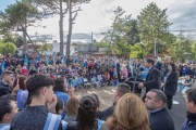 Inauguración de dos nuevos establecimientos educativos en La Costa con la presencia de Axel Kicillof