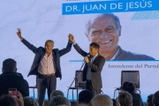 Homenaje a Juan de Jesús por su trayectoria política en 40 años de democracia
