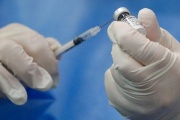 Continúa la vacunación antigripal para adultos mayores en el distrito