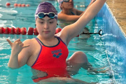 Clara Lagos brilló en Paraná y se consagró triple campeona nacional de natación