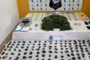 Desbaratan una red de venta de drogas que operaba con una verdulería como fachada