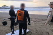 Rescataron a dos hombres que practicaban parawing en pleno temporal en Mar del Plata
