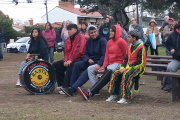 Jóvenes, murga y compromiso social en la marcha por la educación