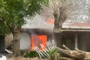 Voraz incendio afectó una vivienda y dejó dos personas hospitalizadas