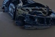 El temporal dejó al descubierto la camioneta que había sido tragada por el mar