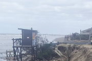 La pleamar volvió a golpear la costa y crece la preocupación por el avance del mar en Santa Teresita