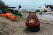 Robaron la bombilla del mate gigante de Mar del Tuyú