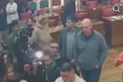 Escándalo en Mar del Plata: una pelea entre taxistas y conductores de apps obligó a suspender una comisión