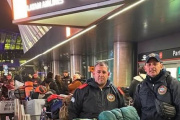 Orgullo costero: dos bomberos y sus perros de rescate viajan a Venezuela para colaborar tras los terremotos