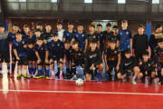 Jóvenes de General Lavalle y San Clemente compartieron un encuentro de futsal durante las vacaciones de invierno