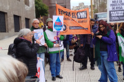Movilización frente al Ministerio de Economía en rechazo a la privatización de Aysa