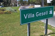 “Sin ir más lejos”: Villa Gesell presentó su nueva campaña para el verano