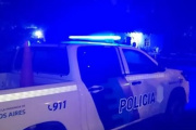 Preocupación en Costa Azul por jóvenes que arrojarían piedras contra autos y viviendas durante la noche