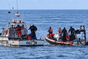 Amplían el operativo para encontrar a los dos kayakistas desaparecidos frente a Santa Teresita