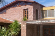 Estudiantes y exalumnos se movilizan en apoyo a “Pato” Otero, histórico preceptor de la Escuela N°4