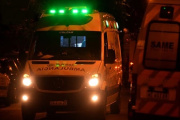 Una moto chocó contra un colectivo en Mar de Ajó y el conductor sufrió heridas leves