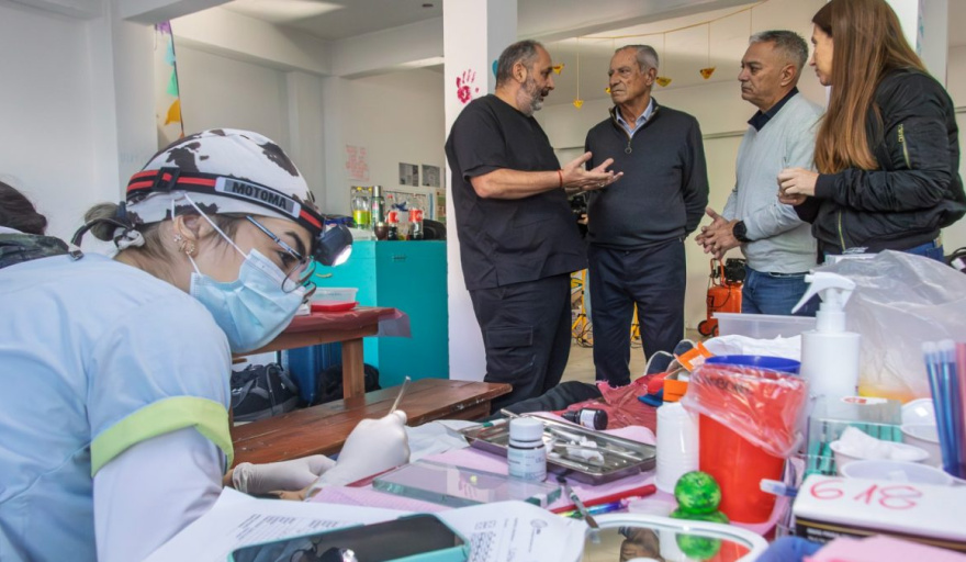 Más de mil estudiantes reciben atención odontológica gratuita en escuelas de La Costa